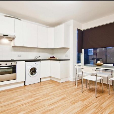 Private Room Close To Leeds University And City Centre エクステリア 写真