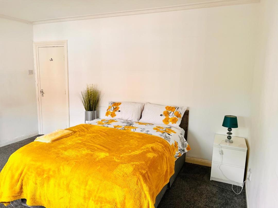 Private Room Close To Leeds University And City Centre エクステリア 写真