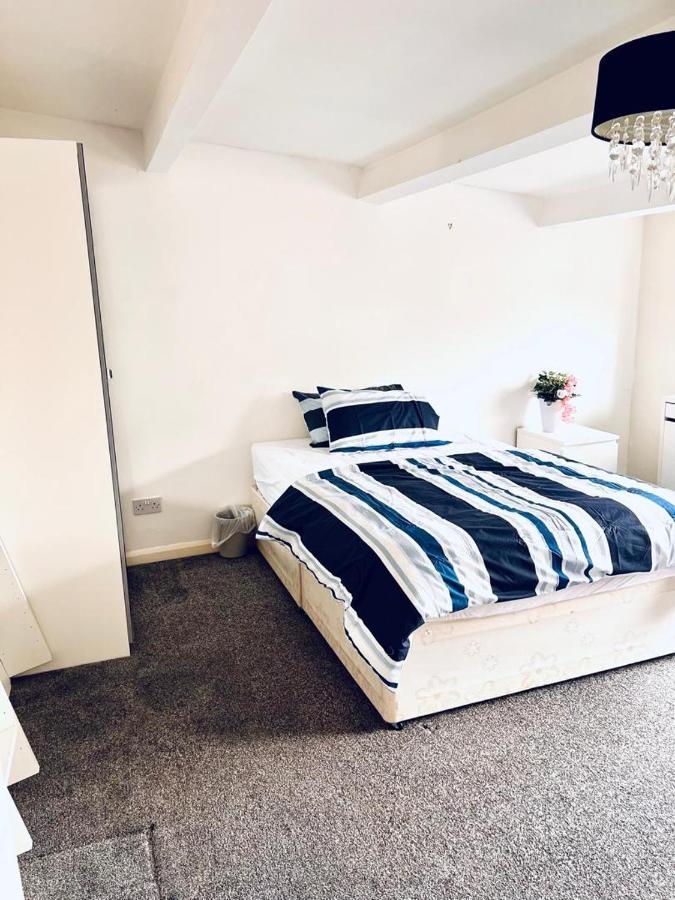 Private Room Close To Leeds University And City Centre エクステリア 写真