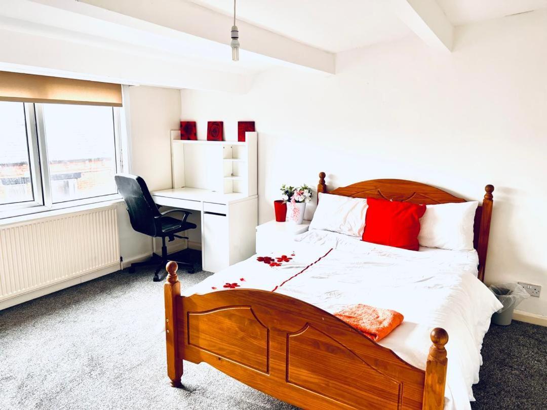 Private Room Close To Leeds University And City Centre エクステリア 写真