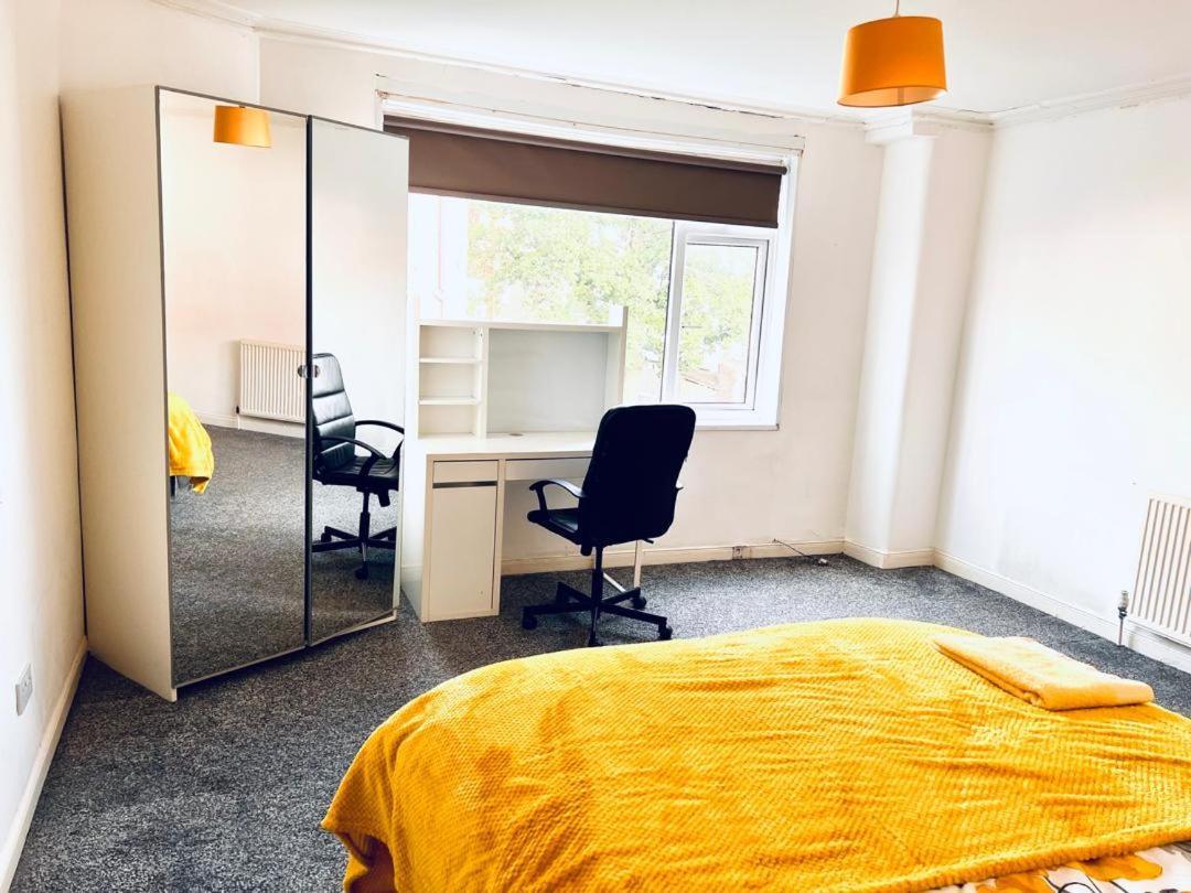 Private Room Close To Leeds University And City Centre エクステリア 写真