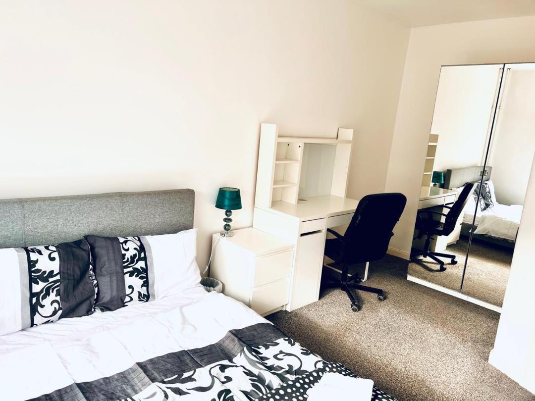 Private Room Close To Leeds University And City Centre エクステリア 写真