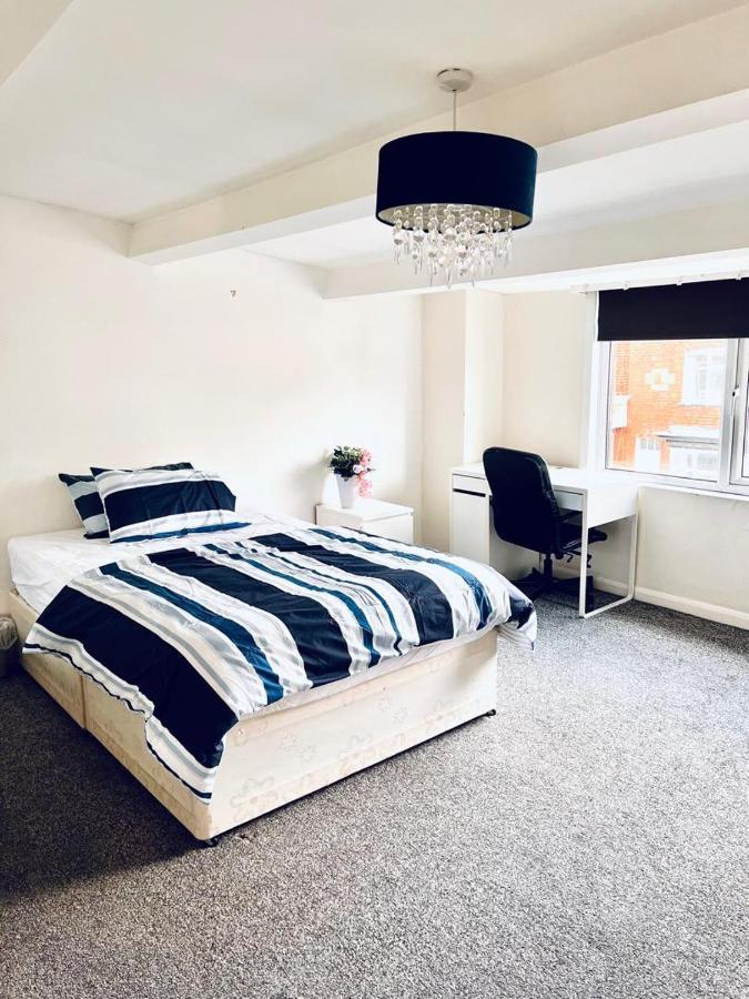Private Room Close To Leeds University And City Centre エクステリア 写真