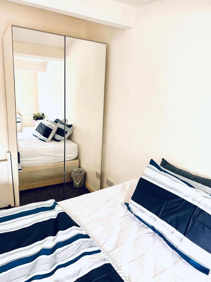Private Room Close To Leeds University And City Centre エクステリア 写真